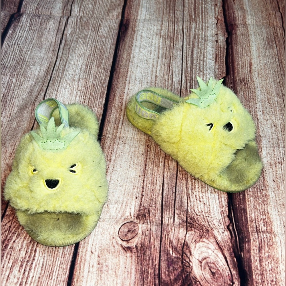 Ugg fluff yeah slides